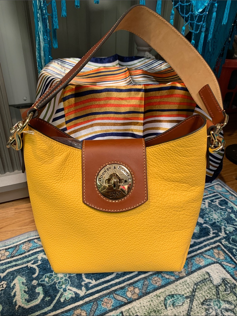 Dooney & Bourke turn lock leather sac22 leather shoulder bag yellow new QVC